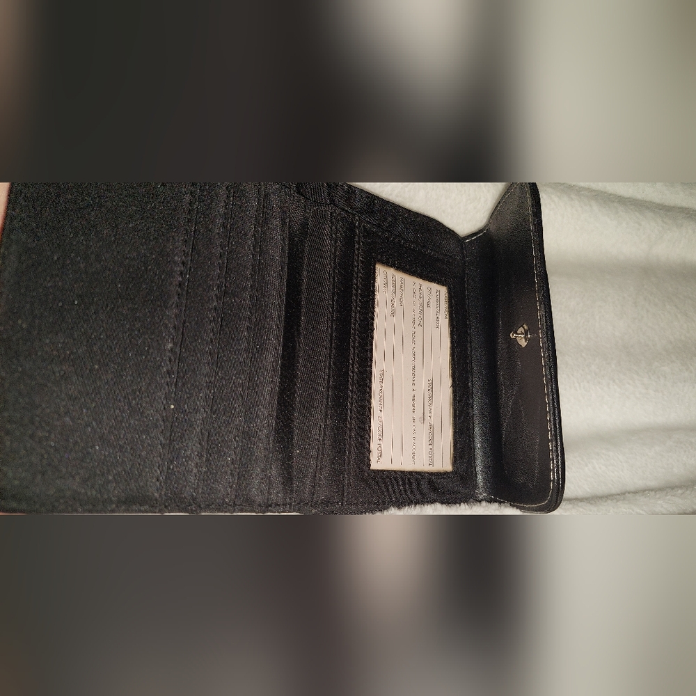 Aigner Wallet. Nwt Smoke Free Home Black. - Picture 6 of 7